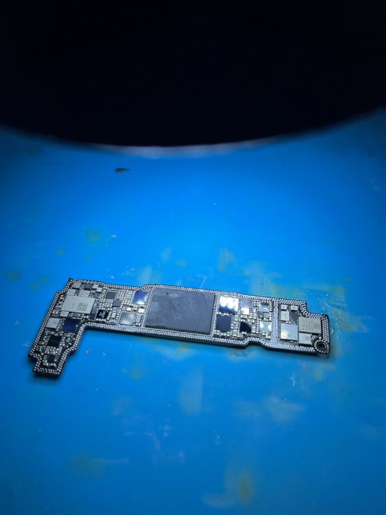 iPhone13miniドナー基板