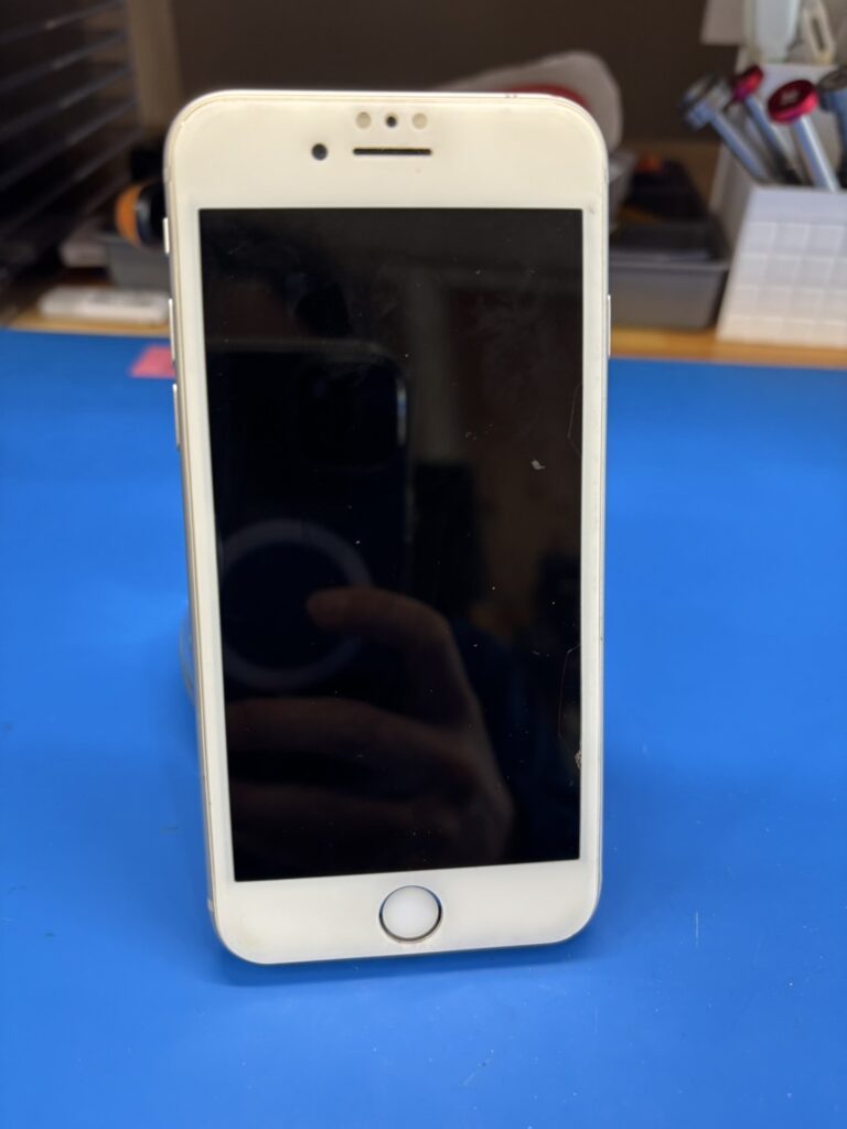 iPhone8起動不良