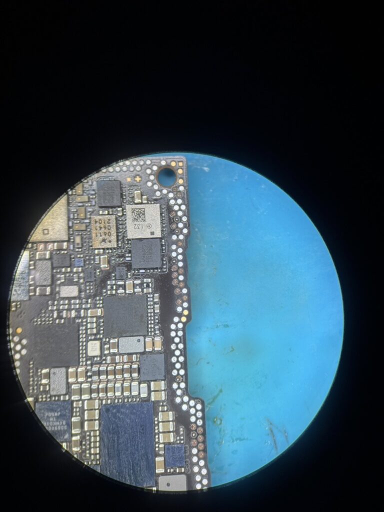 iPhone基板