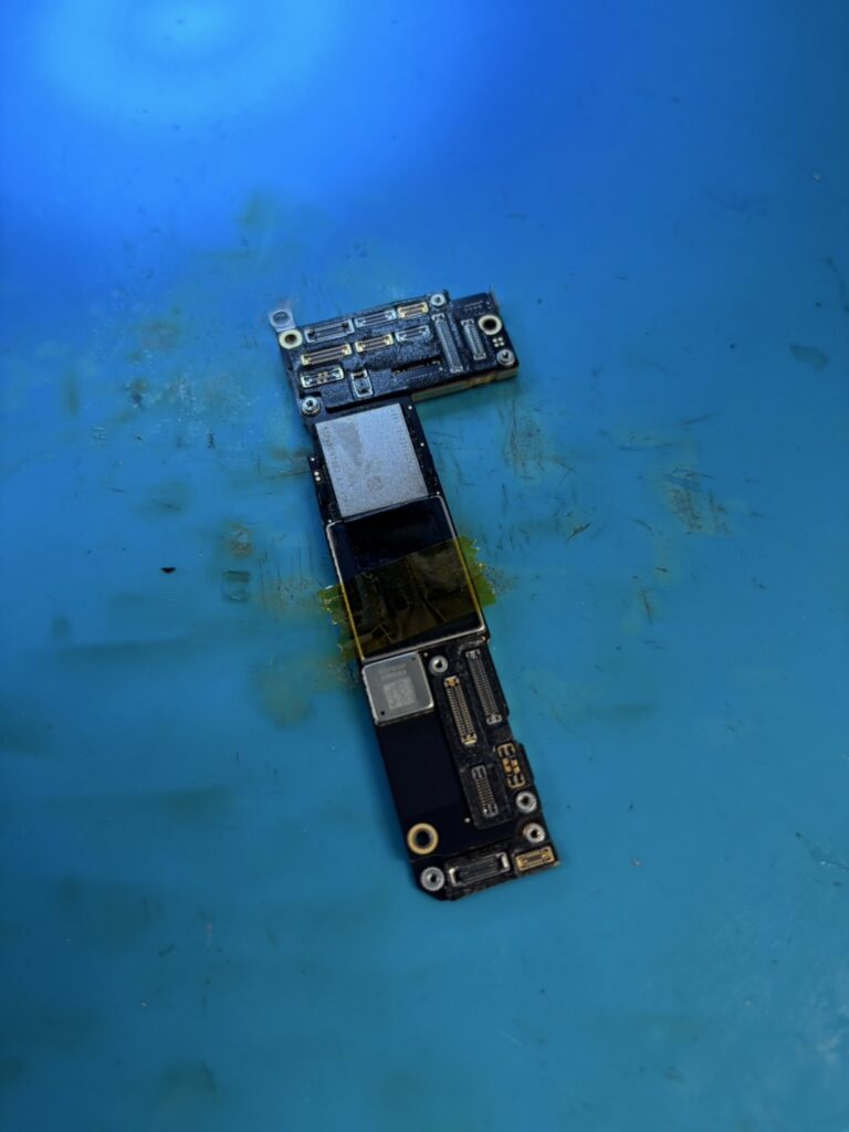 iPhone12基板