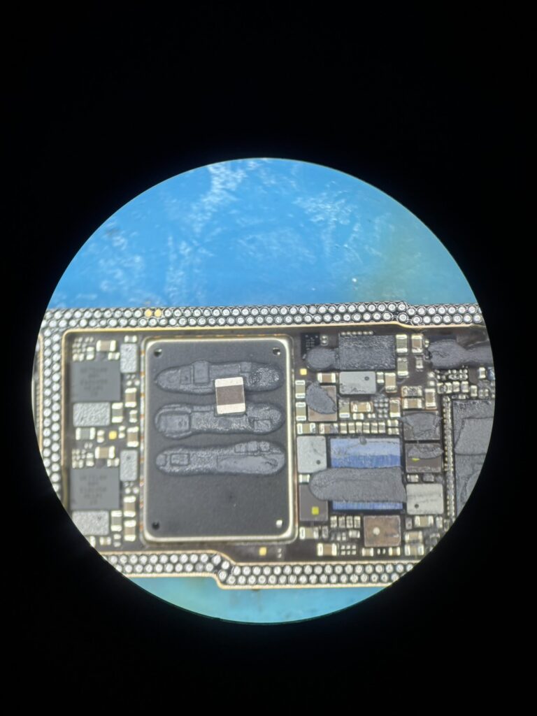 iPhone基板