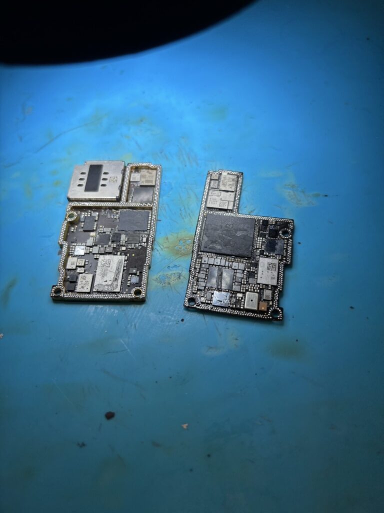 iPhone11Pro基板分離2