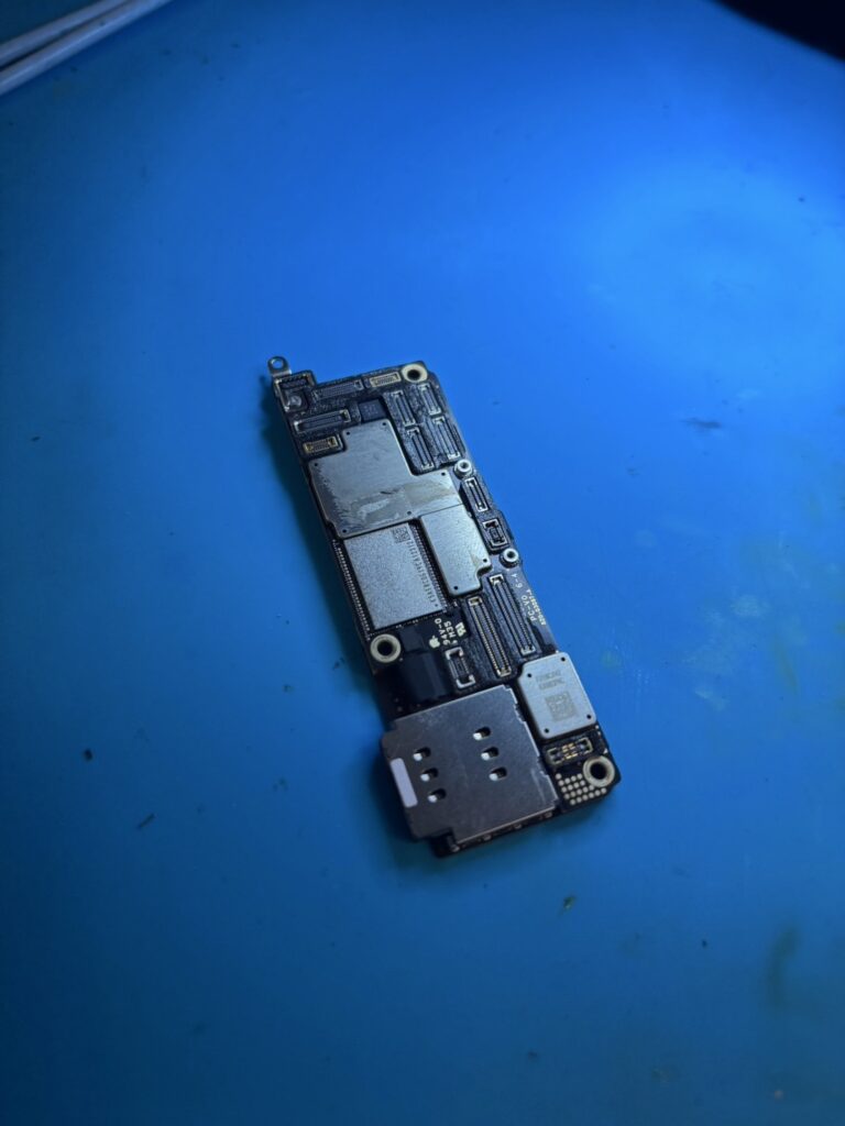 iPhone15Pro基板修理