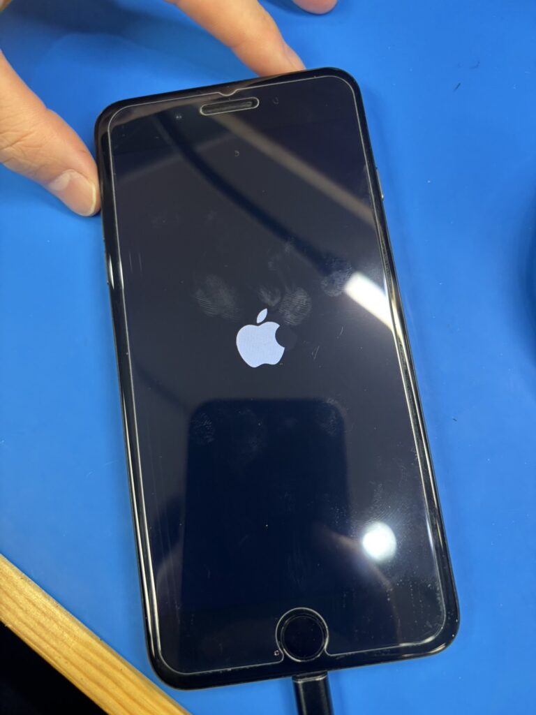 iPhone8p基板修理