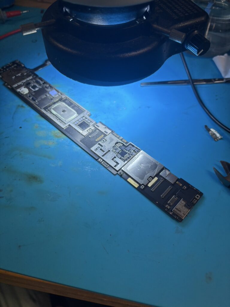 iPad基板