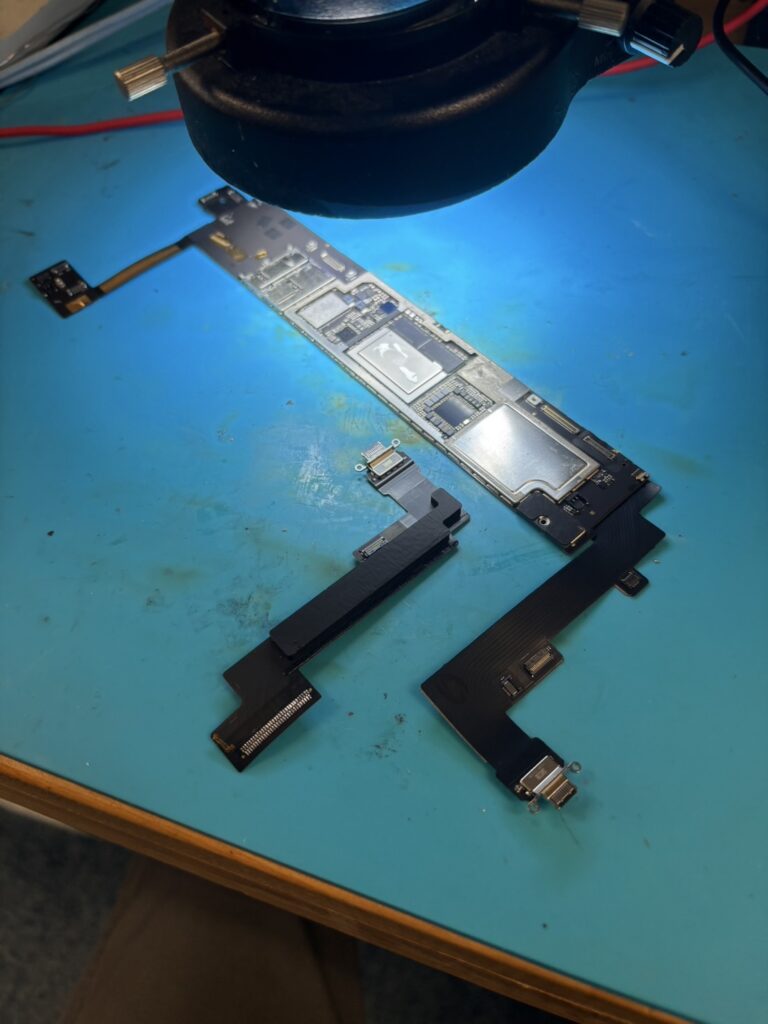 iPadドックコネクタ交換