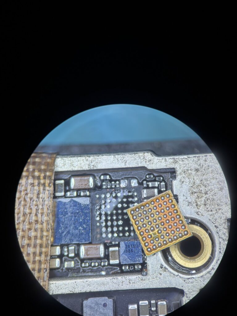 iPhone充電チップ