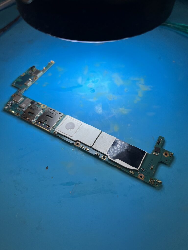 Xperia XZ Premium　基板修理