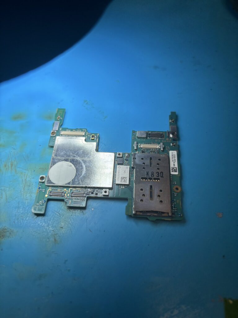 Xperia xs2起動不良基板修理