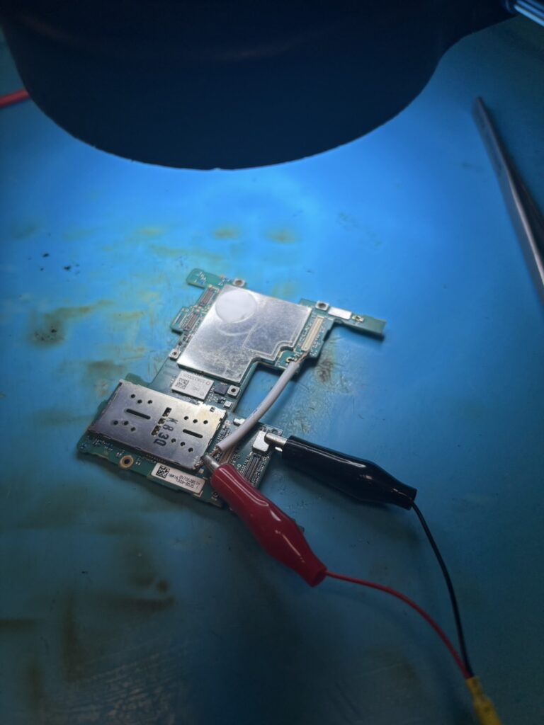 Xperia xs2起動不良基板修理