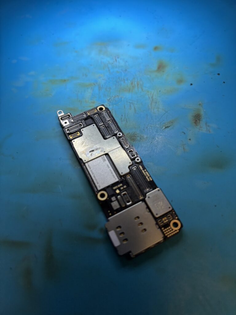 iPhone15Promax基板修理