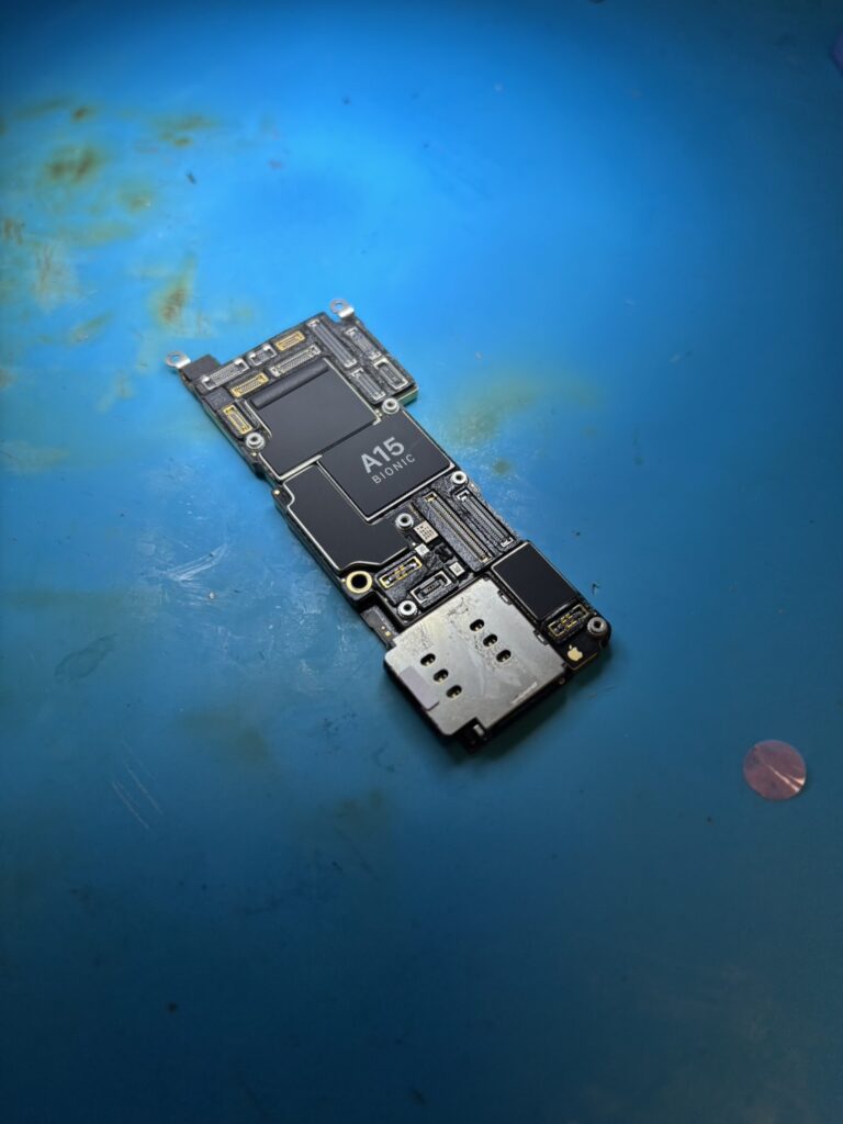 iPhone13Pro基板修理