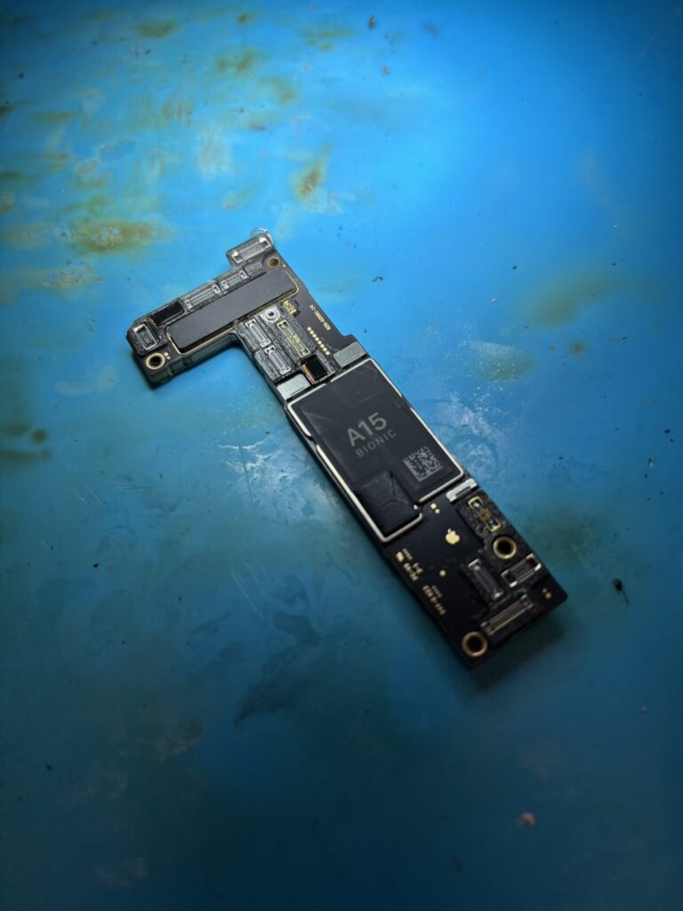 iPhone14基板修理