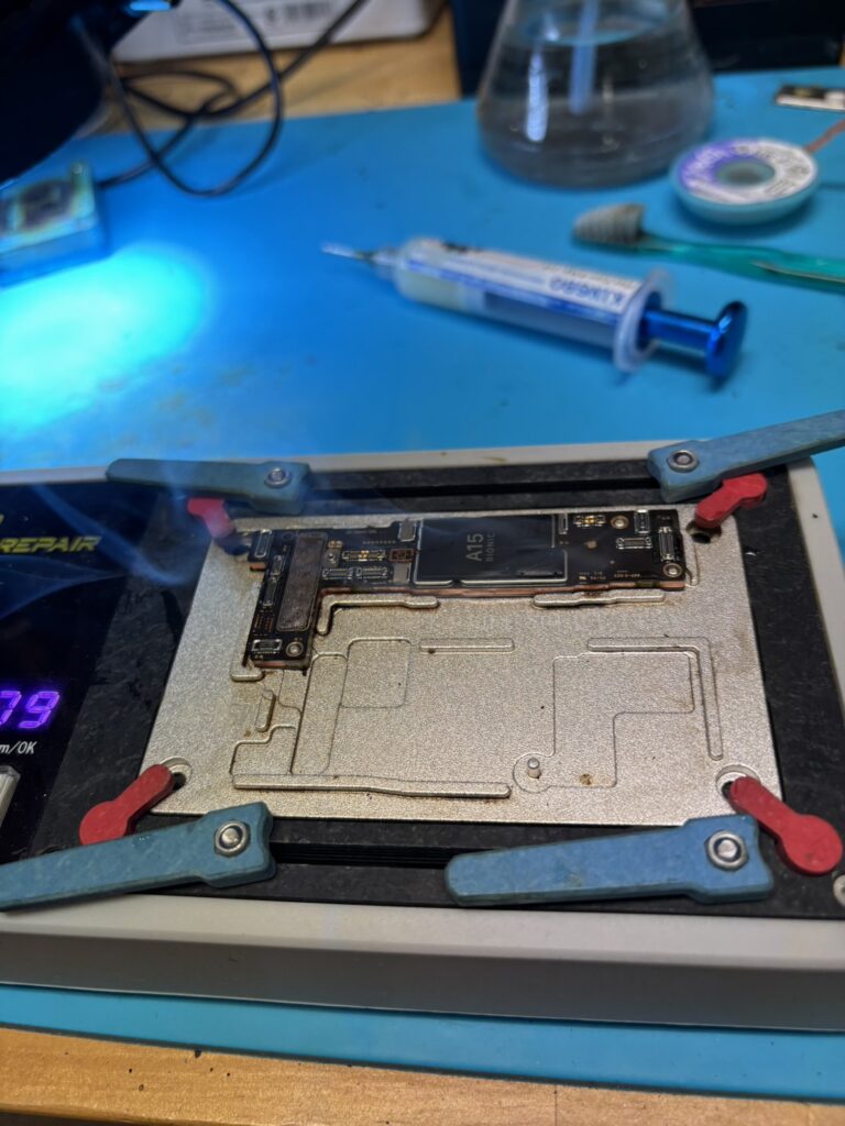 iPhone14基板修理