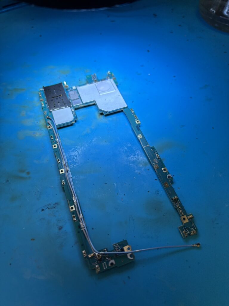 Xperia XZ3 基板修理