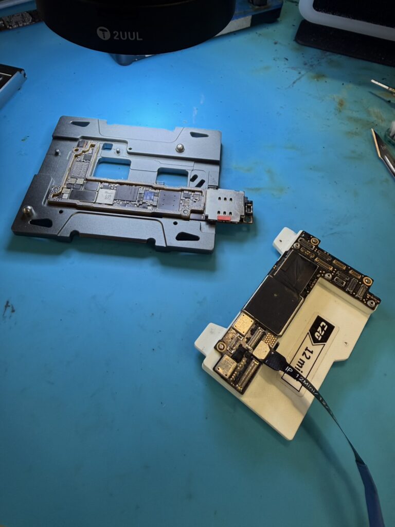 iPhone12mini基板修理