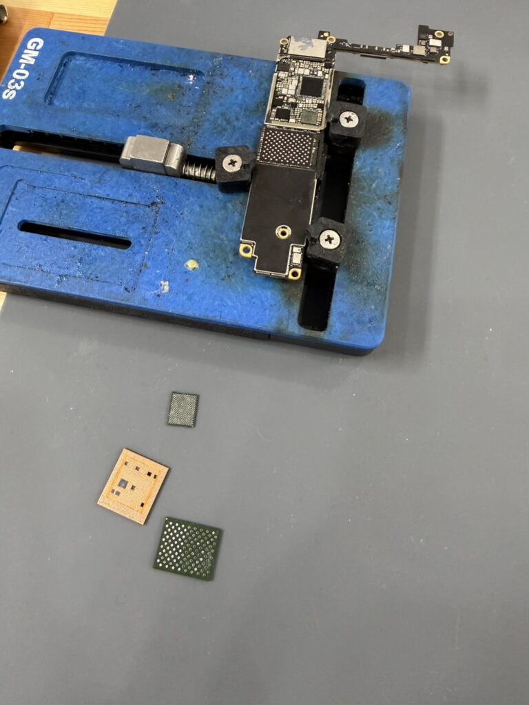 iPhoneSE2基板修理