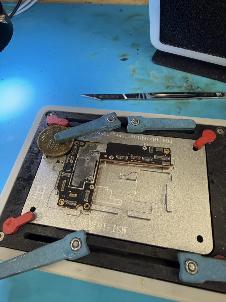 iPhone16基板修理