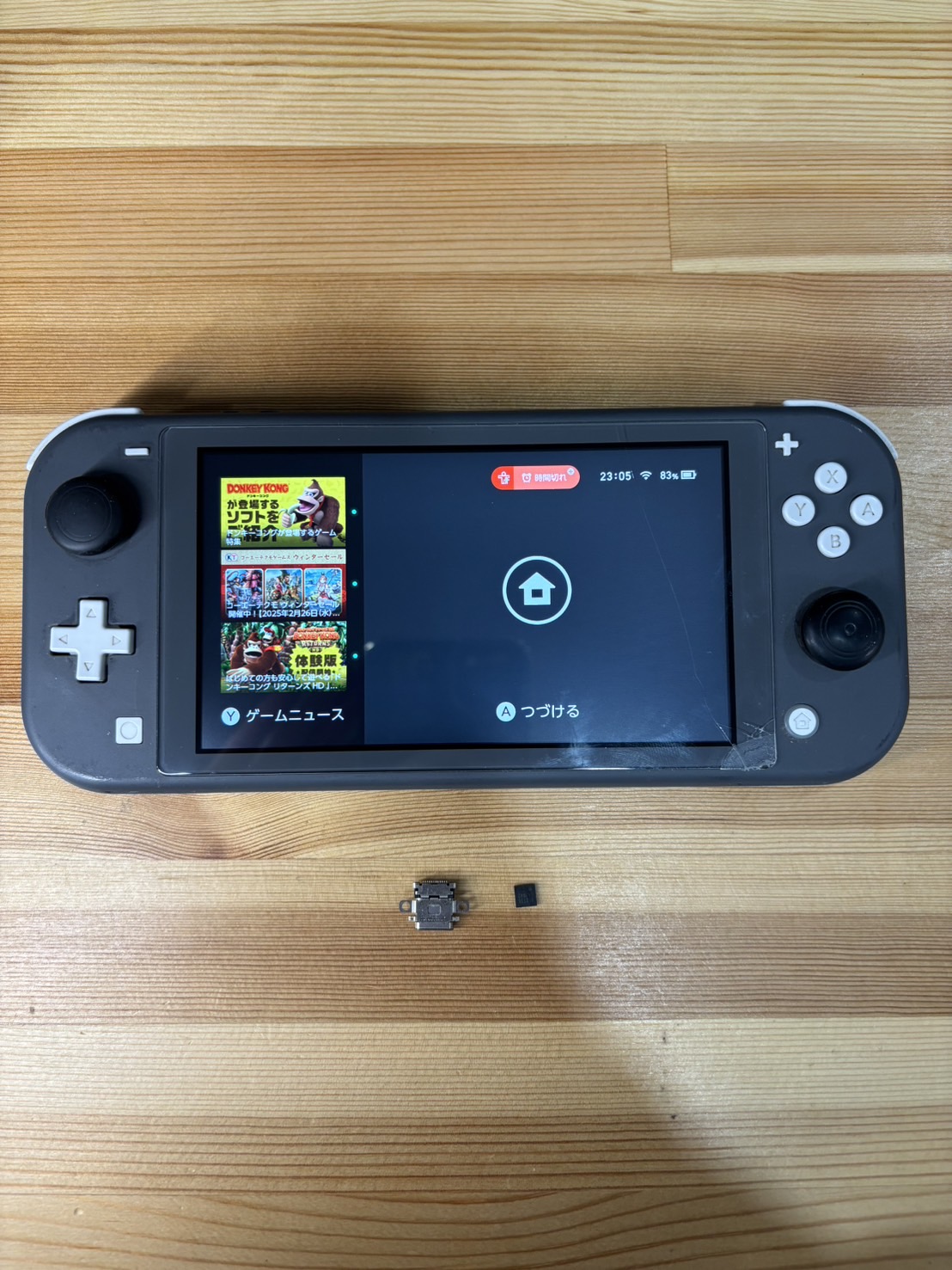 Switch・ゲーム機｜充電口修理の作業風景