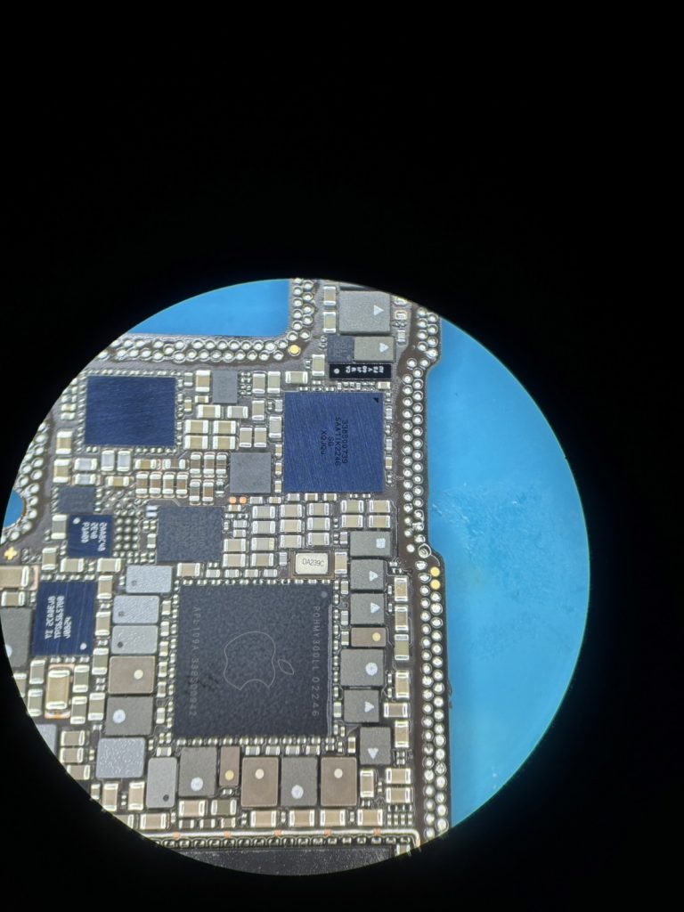 iPhone14Promax基板電源ic