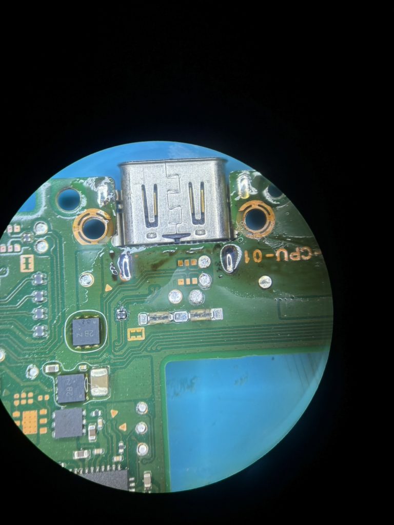 新型Nintendo Switch 新しいドックコネクタを取り付けた基板