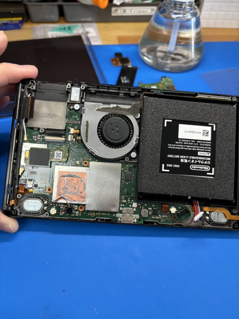 Nintendo Switch 端末内部