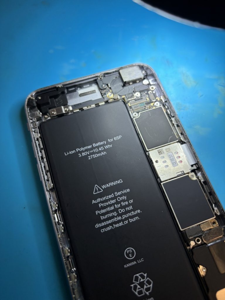 iPhone 6s Plus 基板を本体に戻した状態