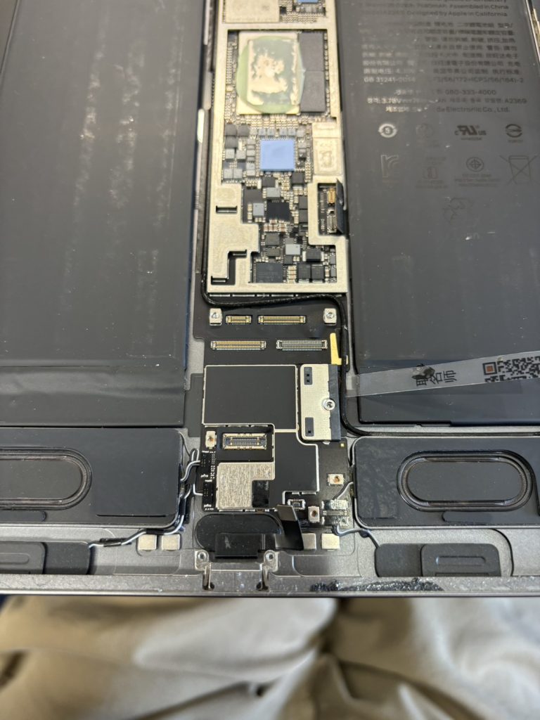 iPad Pro 11インチ 第2世代 水濡れした箇所