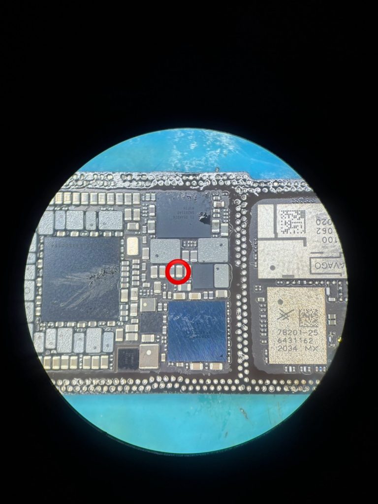 iPhone 11 ショートしていたコンデンサ