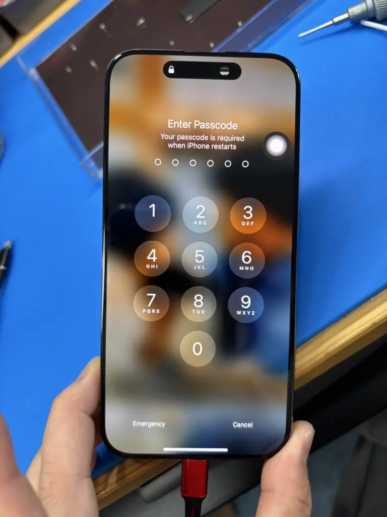 iPhone 15 Pro 突然起動しない｜NAND再実装でデータそのまま復旧（基板
