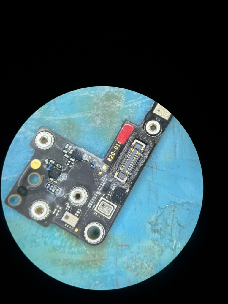 iPhoneSE2水没による起動不良 – 基板修理でデータ復旧に成功