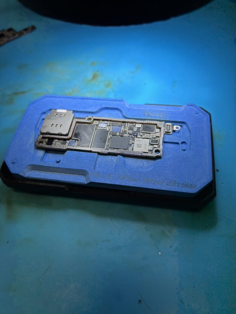 iPhone15Promax基板修理