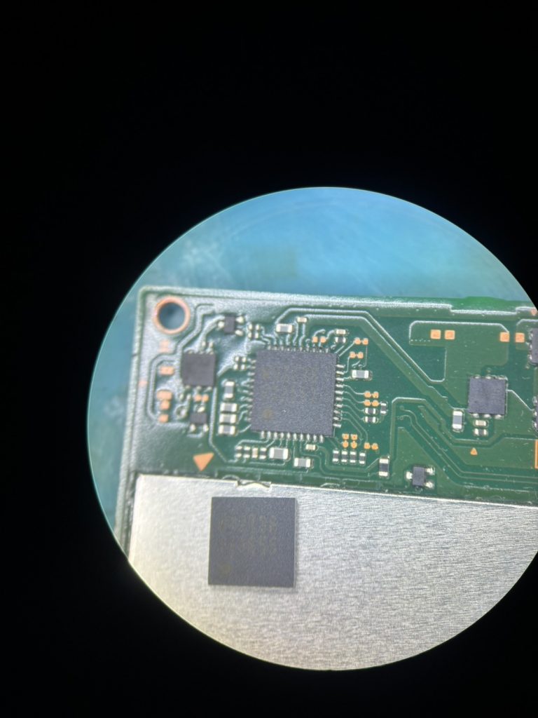 Nintendo Switch 充電管理チップ交換後の基板