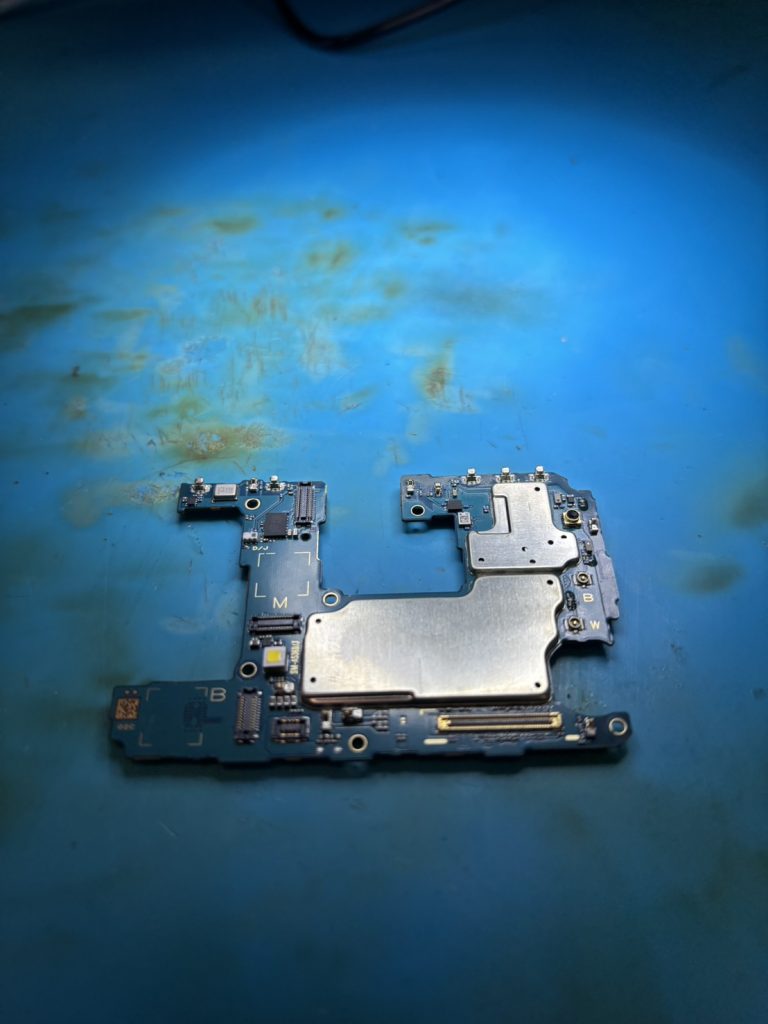 GALAXY A53の突発的な起動不良を基板修理で復旧！CPUはんだクラックの恐怖と修理の実際