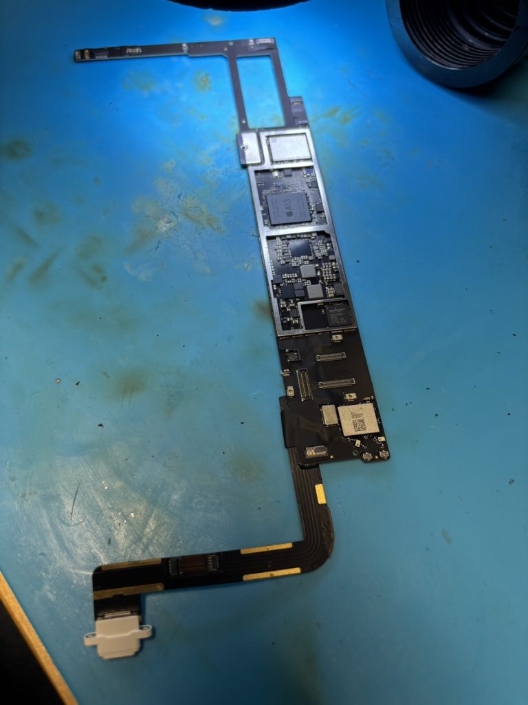 iPad9基板修理