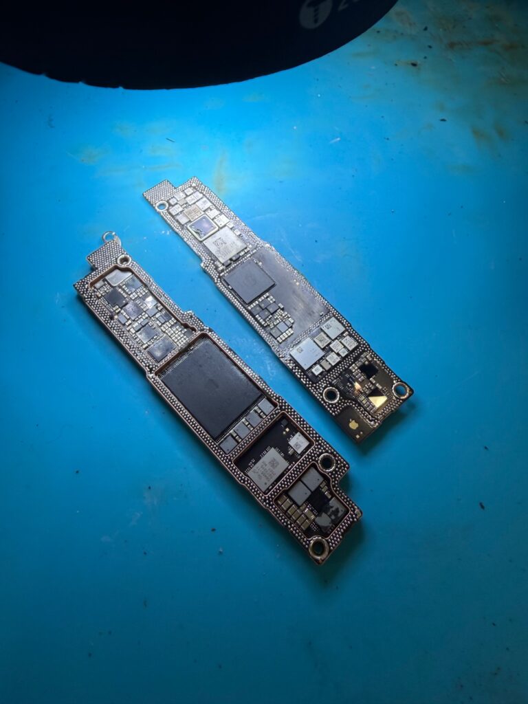 iPhone 16e 症状・外観 基板分離