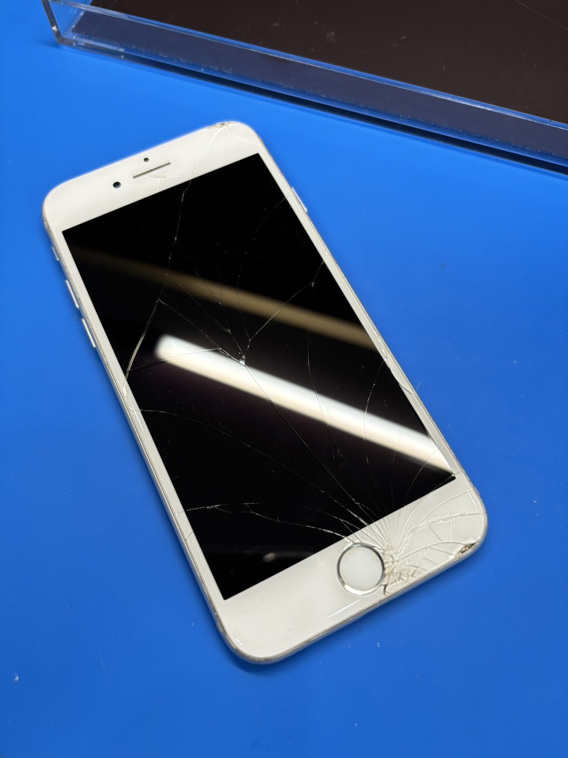 iPhone7画面が割れてしまった画面修理【iPhone修理熊谷】