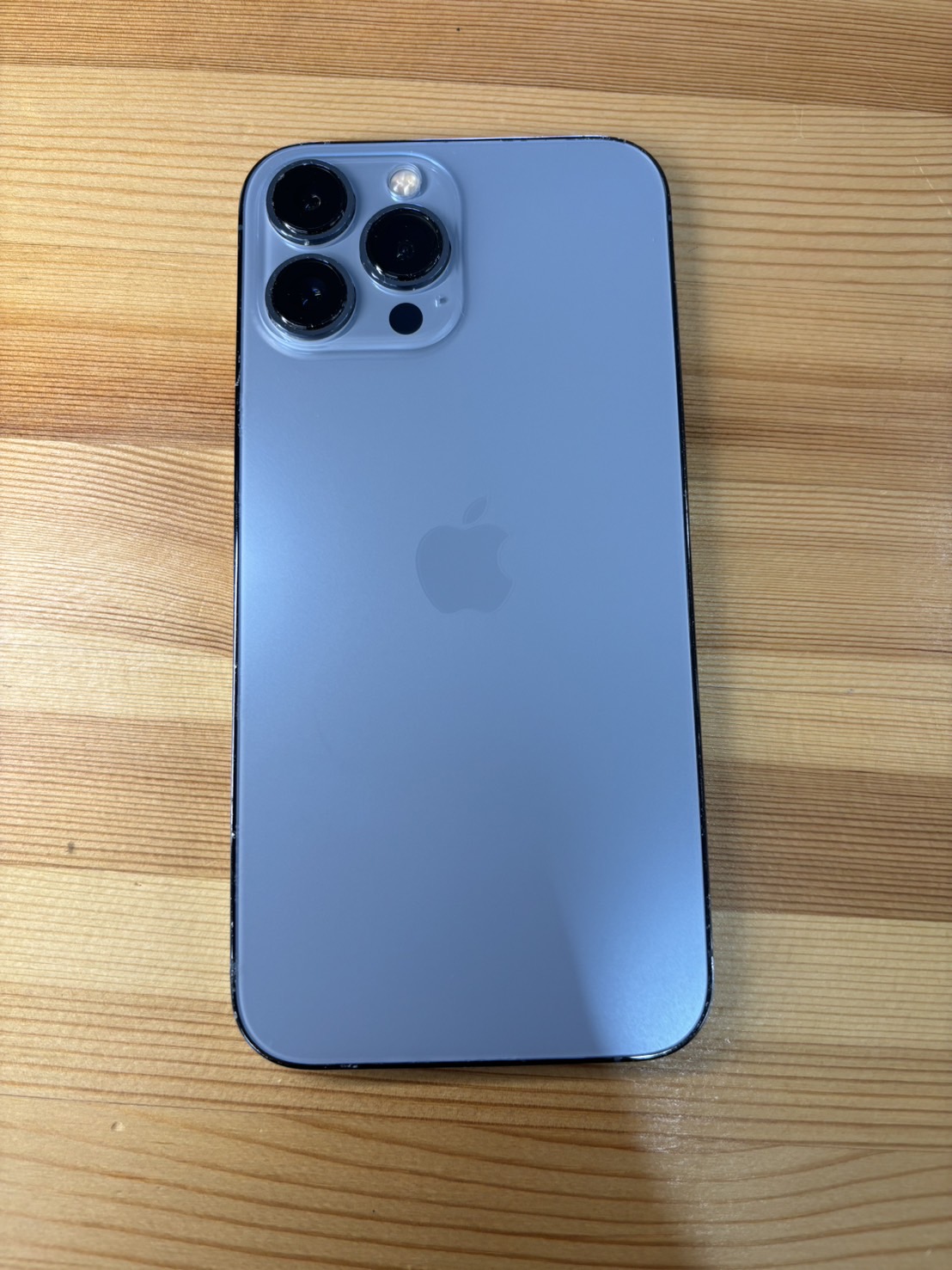 iPhone13Promax背面ガラスが割れてしまった【iPhone修理熊谷】