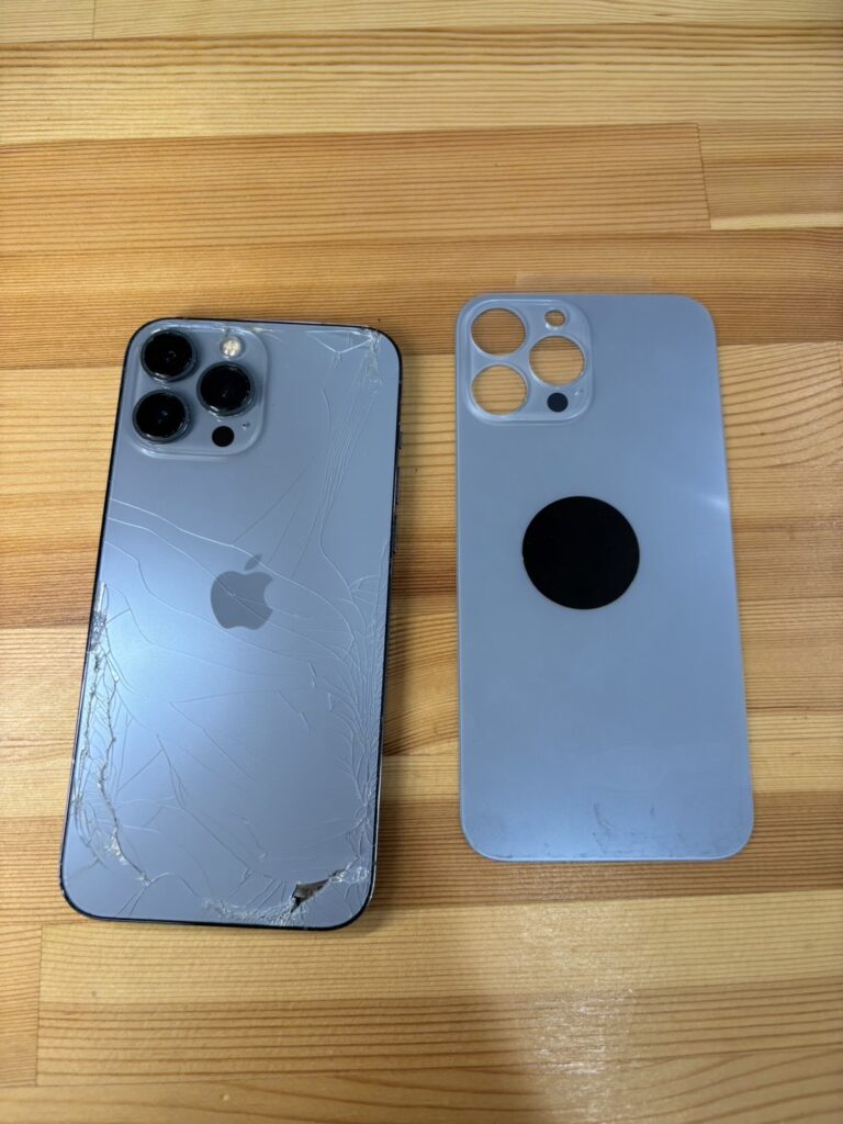iPhone13Promax背面ガラスが割れてしまった【iPhone修理熊谷】