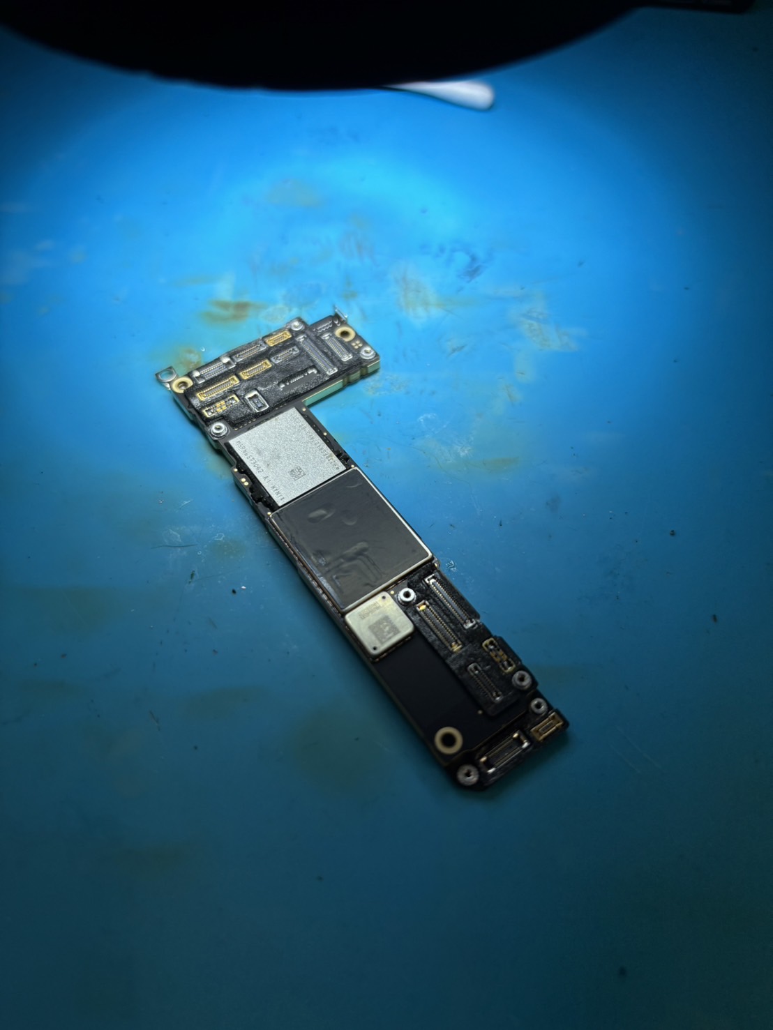 iPhone12突然起動しなくなってしまった【iPhone基板修理熊谷】