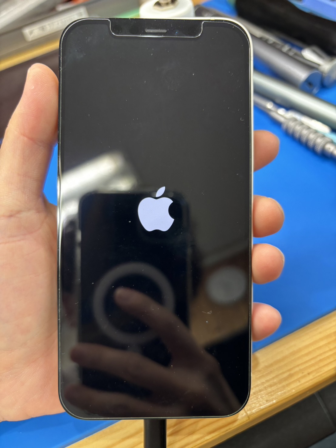 iPhone12突然起動しなくなってしまった【iPhone基板修理熊谷】