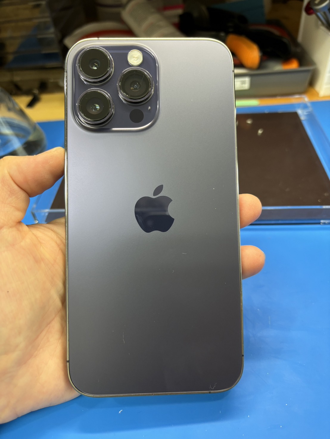 iPhone14Promax背面ガラスが割れてしまった【iPhone修理熊谷】