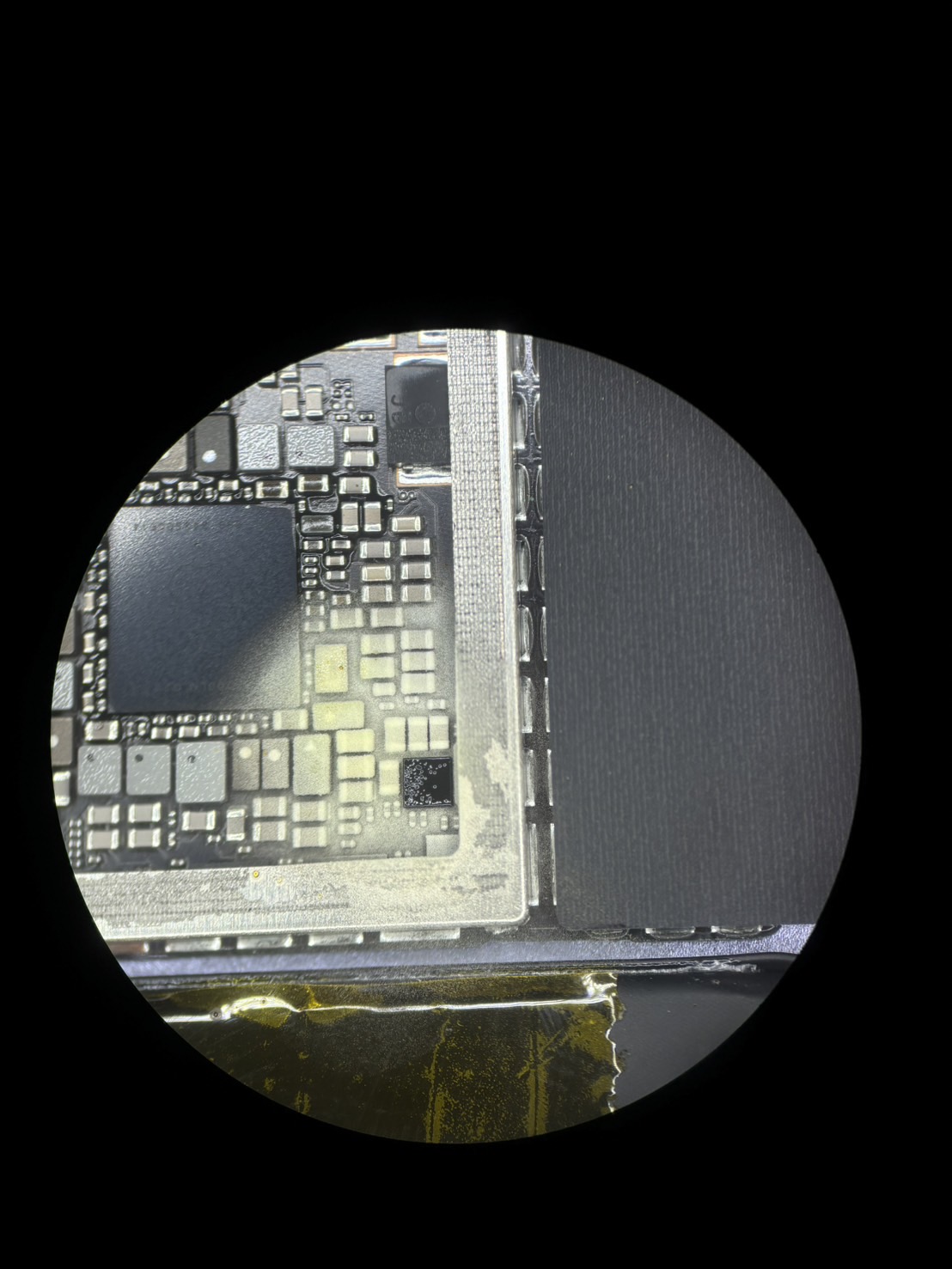 iPadmini6電源が入らなくなった【iPad基板修理熊谷】