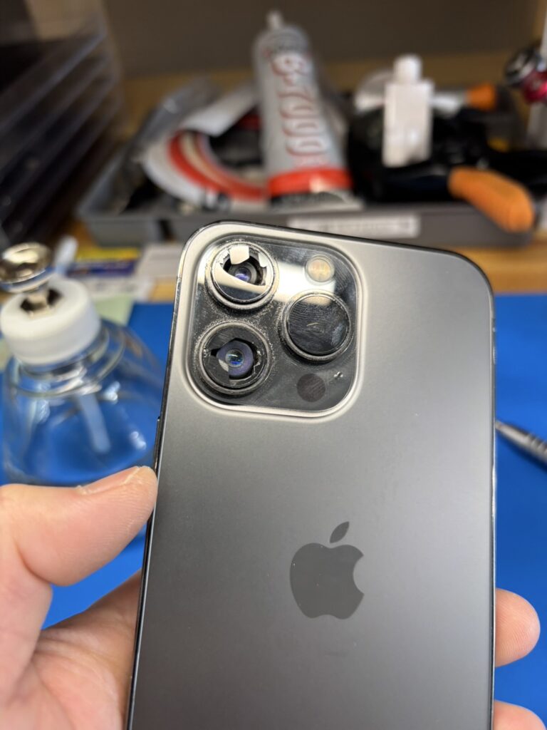 iPhone13Proアウトカメラレンズ割れ