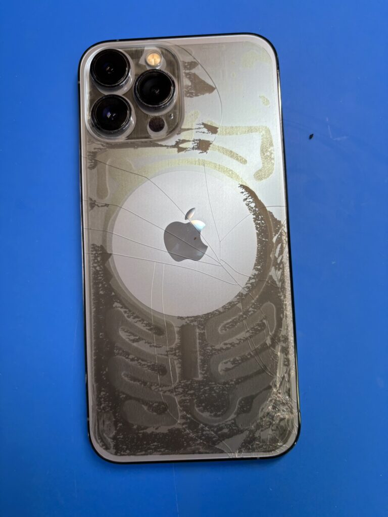 iPhoneバックガラス修理